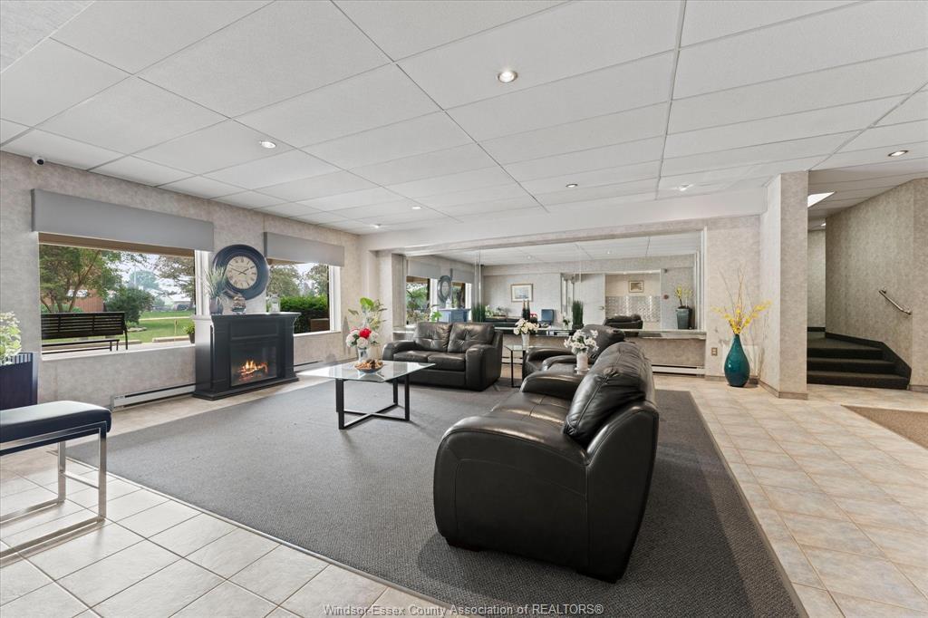 1110-8591 Riverside Drive East, Windsor, ON - Indoor