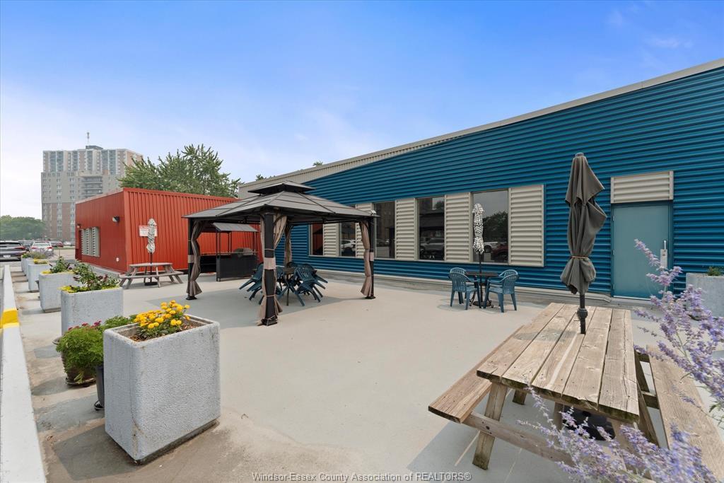 1110-8591 Riverside Drive East, Windsor, ON - Outdoor