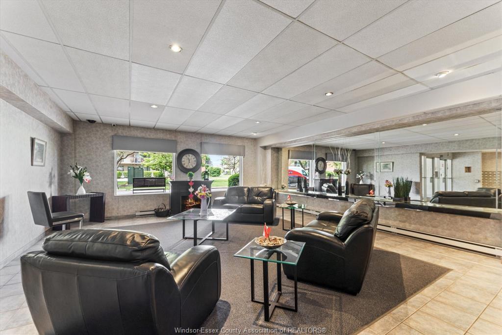 1110-8591 Riverside Drive East, Windsor, ON - Indoor