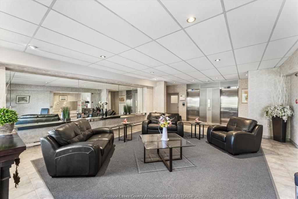 1110-8591 Riverside Drive East, Windsor, ON - Indoor