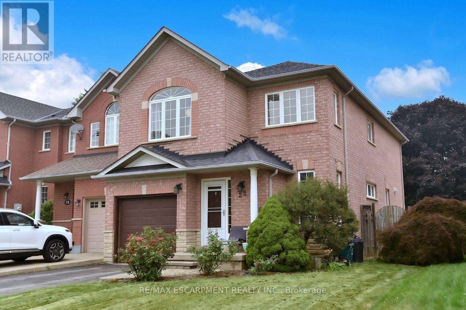 22 Moore Crescent, Hamilton, ON - Outdoor With Facade