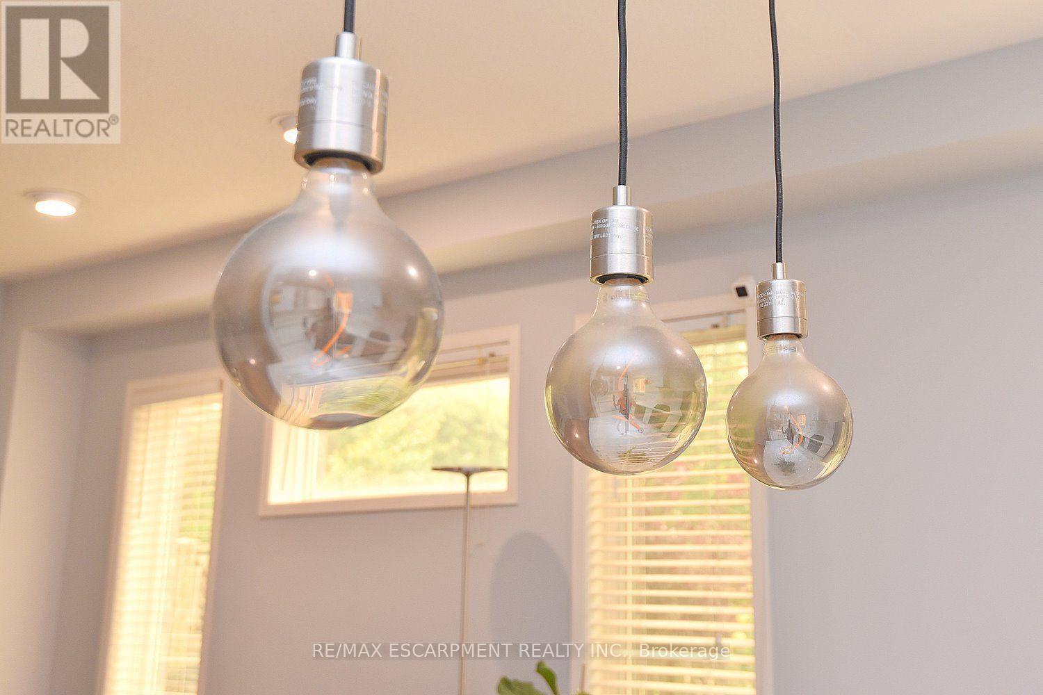 22 Moore Crescent, Hamilton, ON - Indoor Photo Showing Other Room