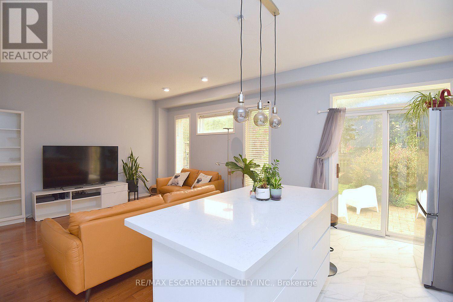 22 Moore Crescent, Hamilton, ON - Indoor