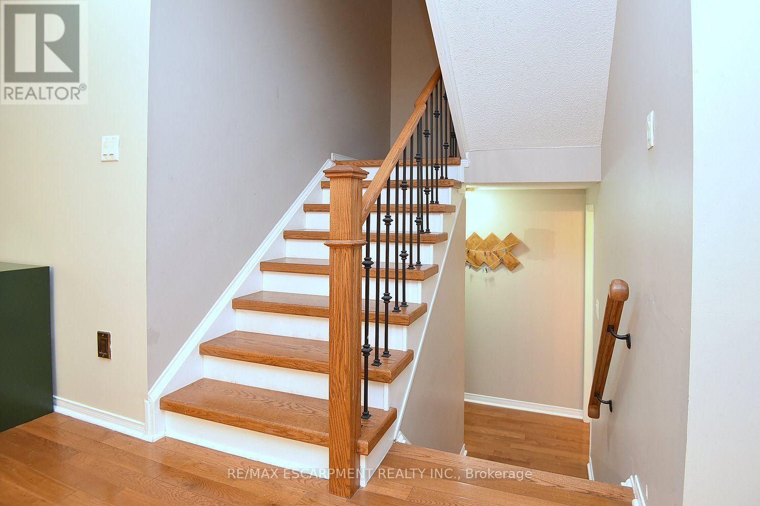 22 Moore Crescent, Hamilton, ON - Indoor Photo Showing Other Room