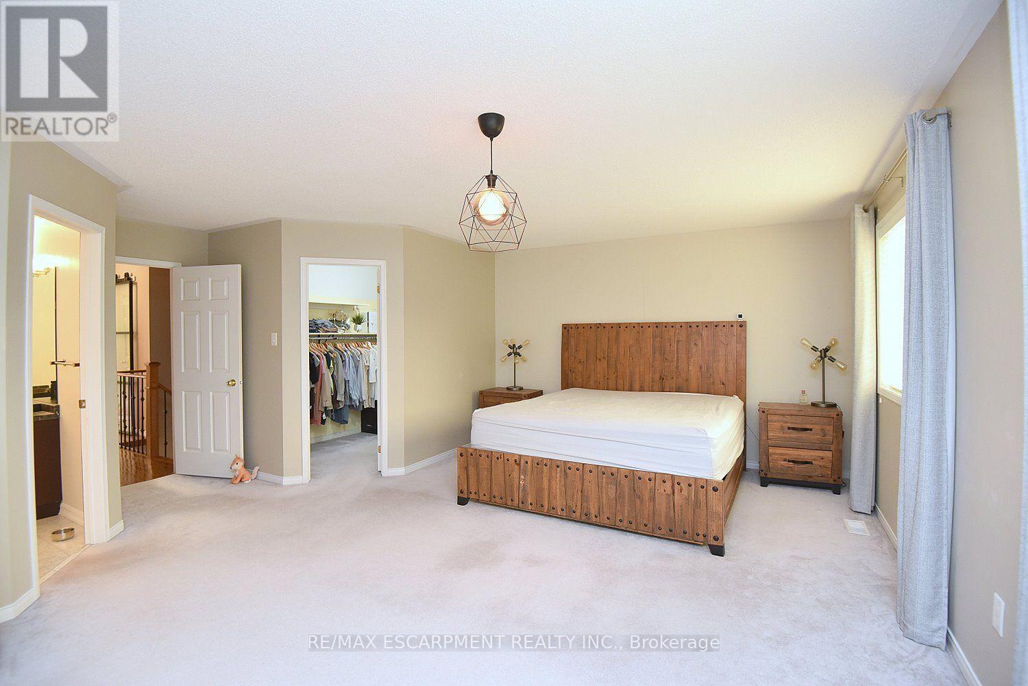 22 Moore Crescent, Hamilton, ON - Indoor Photo Showing Bedroom