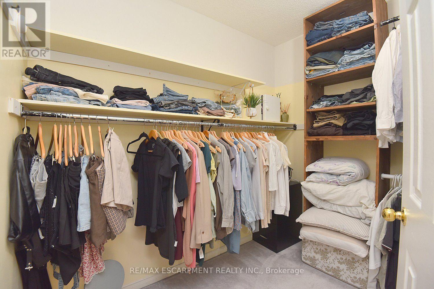 22 Moore Crescent, Hamilton, ON - Indoor With Storage