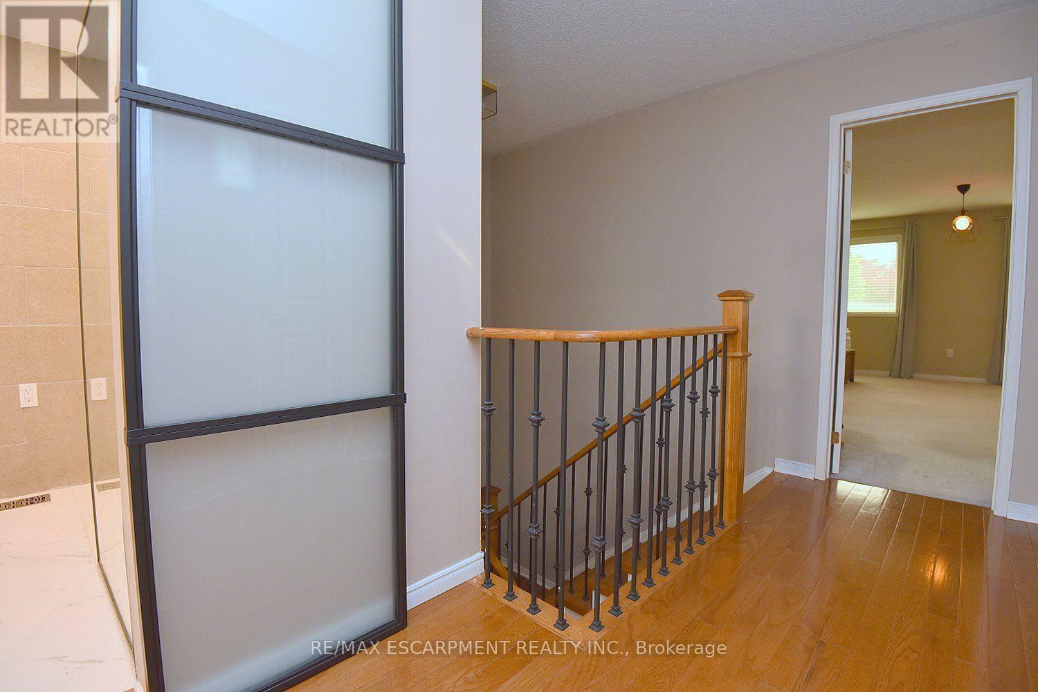 22 Moore Crescent, Hamilton, ON - Indoor Photo Showing Other Room