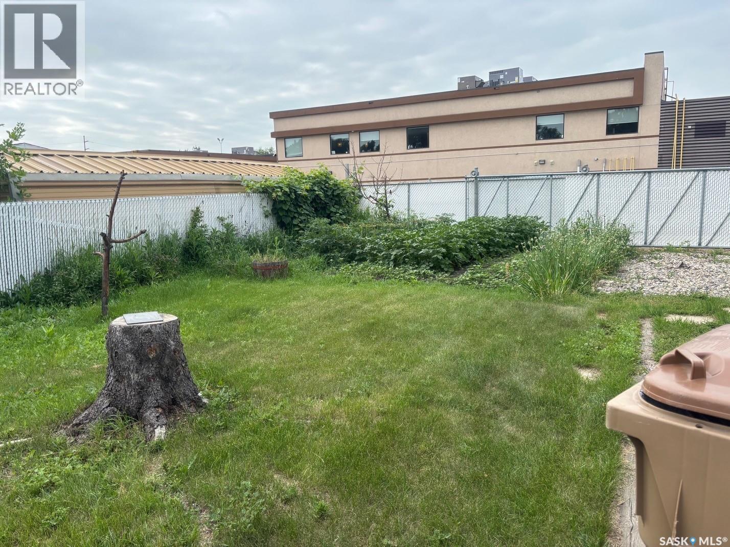 127 Walden Crescent, Regina, SK - Outdoor