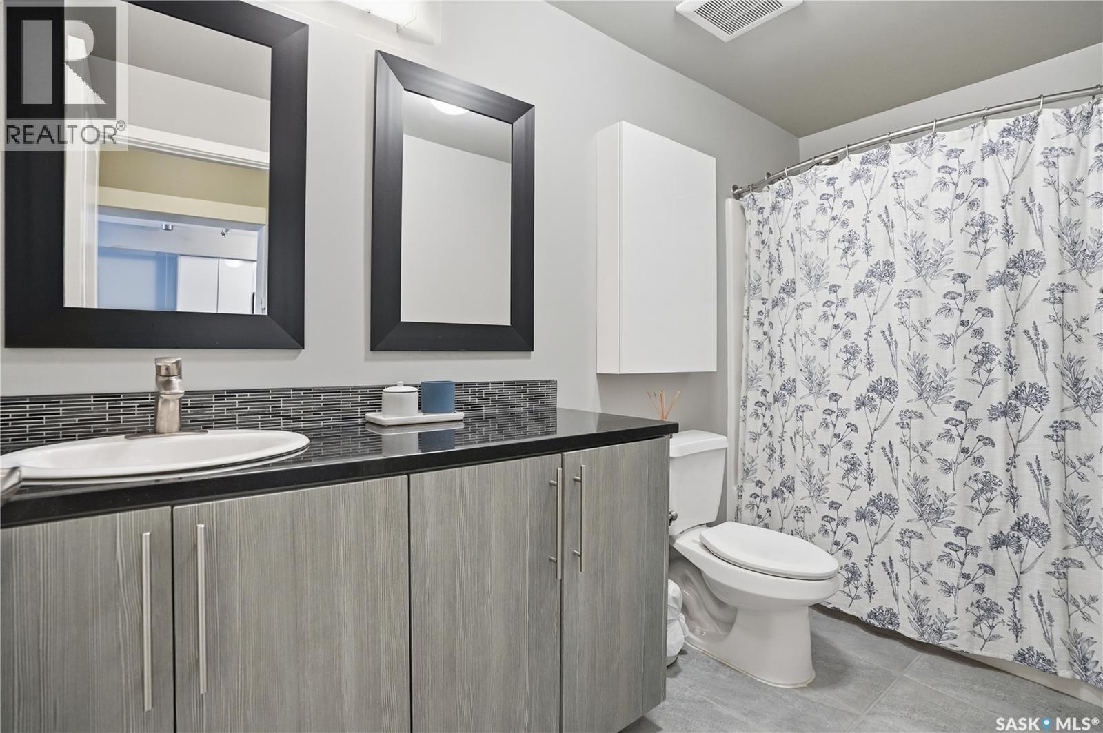 206 2255 Angus Street, Regina, SK - Indoor Photo Showing Bathroom