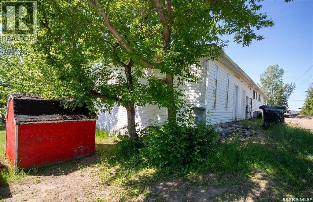 12 Highland Avenue, Jackfish Lake, SK - Outdoor