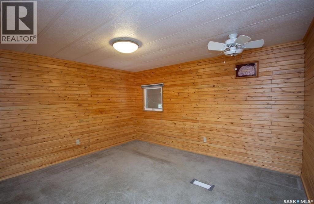 12 Highland Avenue, Jackfish Lake, SK - Indoor Photo Showing Other Room