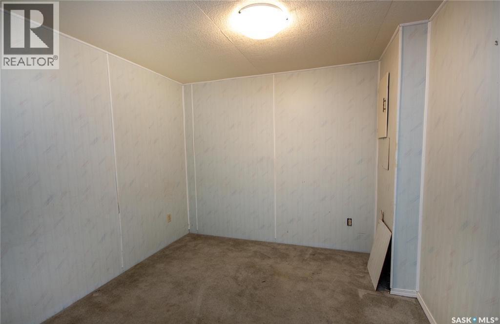 12 Highland Avenue, Jackfish Lake, SK - Indoor Photo Showing Other Room