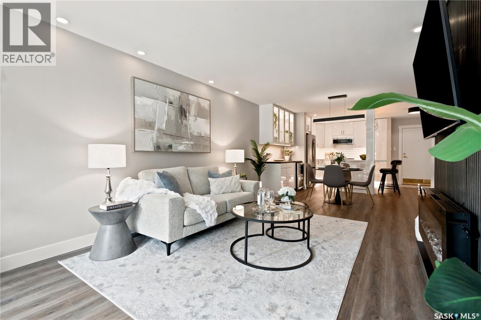 105 410 Main Street, Saskatoon, SK - Indoor Photo Showing Living Room