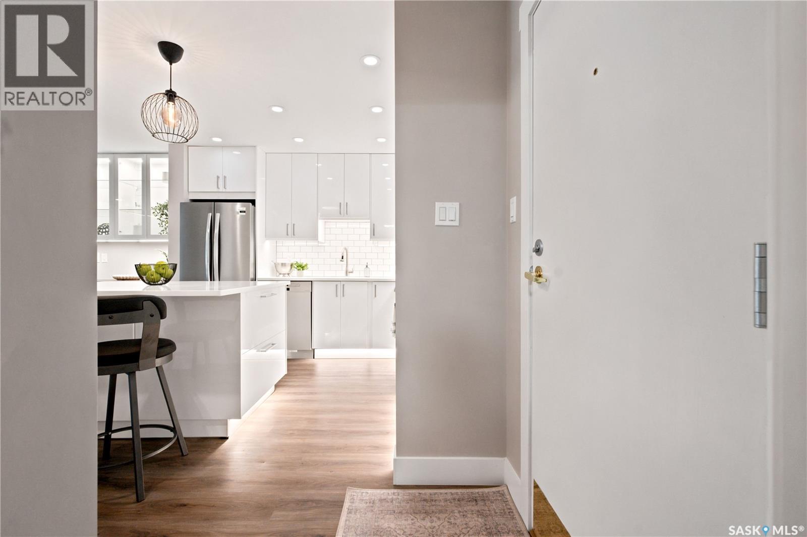 105 410 Main Street, Saskatoon, SK - Indoor Photo Showing Kitchen