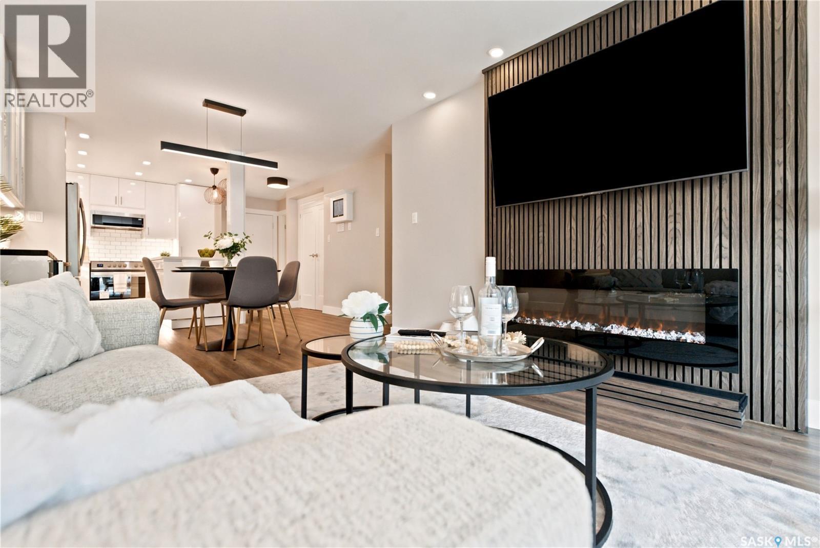 105 410 Main Street, Saskatoon, SK - Indoor Photo Showing Living Room