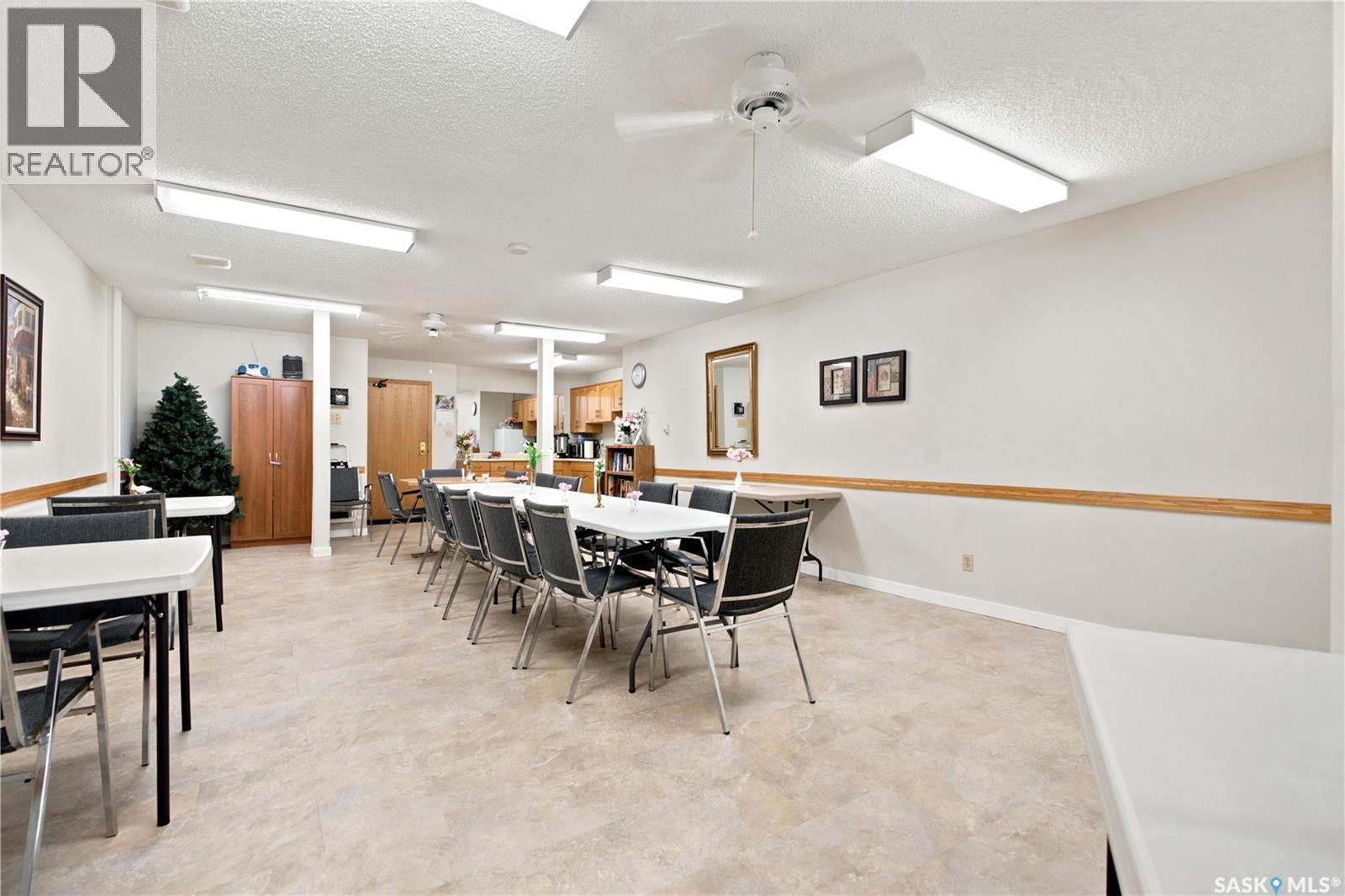 105 410 Main Street, Saskatoon, SK - Indoor Photo Showing Dining Room