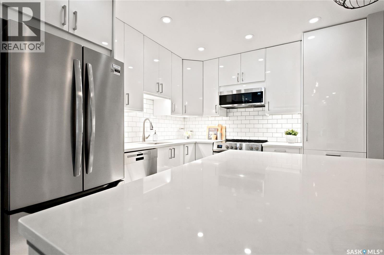 105 410 Main Street, Saskatoon, SK - Indoor Photo Showing Kitchen With Upgraded Kitchen