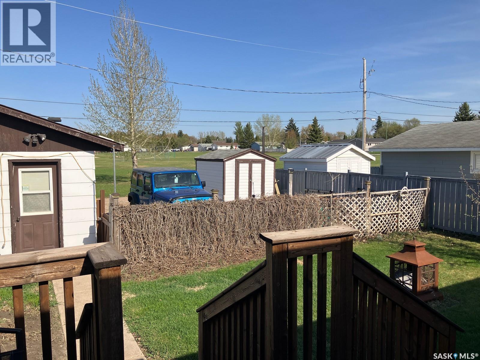 1103 3Rd Street W, Nipawin, SK - Outdoor With Deck Patio Veranda