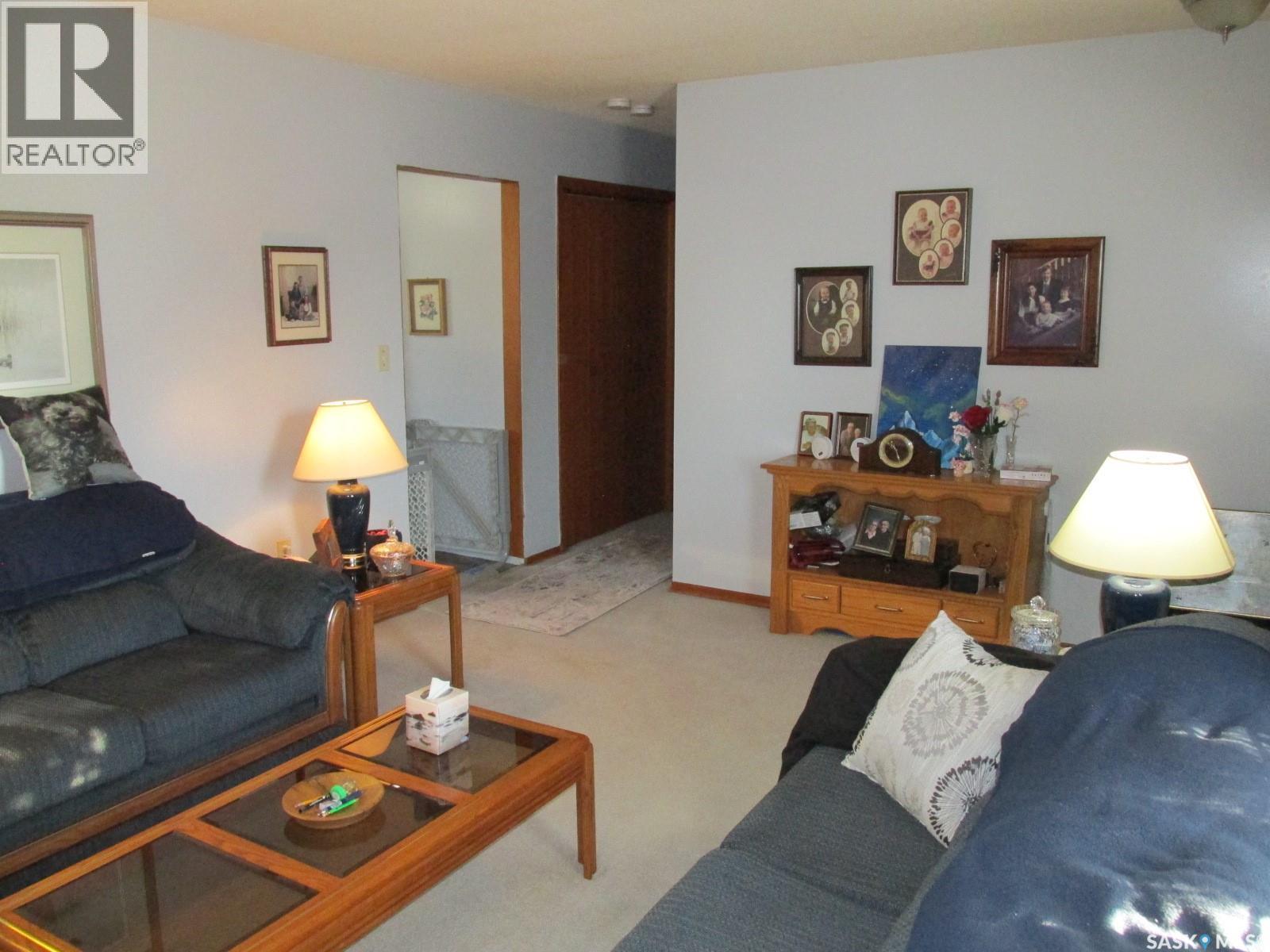 1103 3Rd Street W, Nipawin, SK - Indoor Photo Showing Living Room