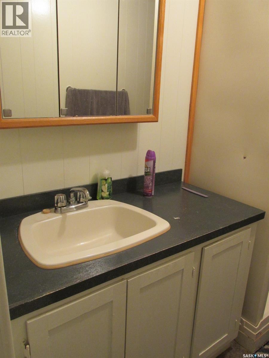 1103 3Rd Street W, Nipawin, SK - Indoor Photo Showing Bathroom