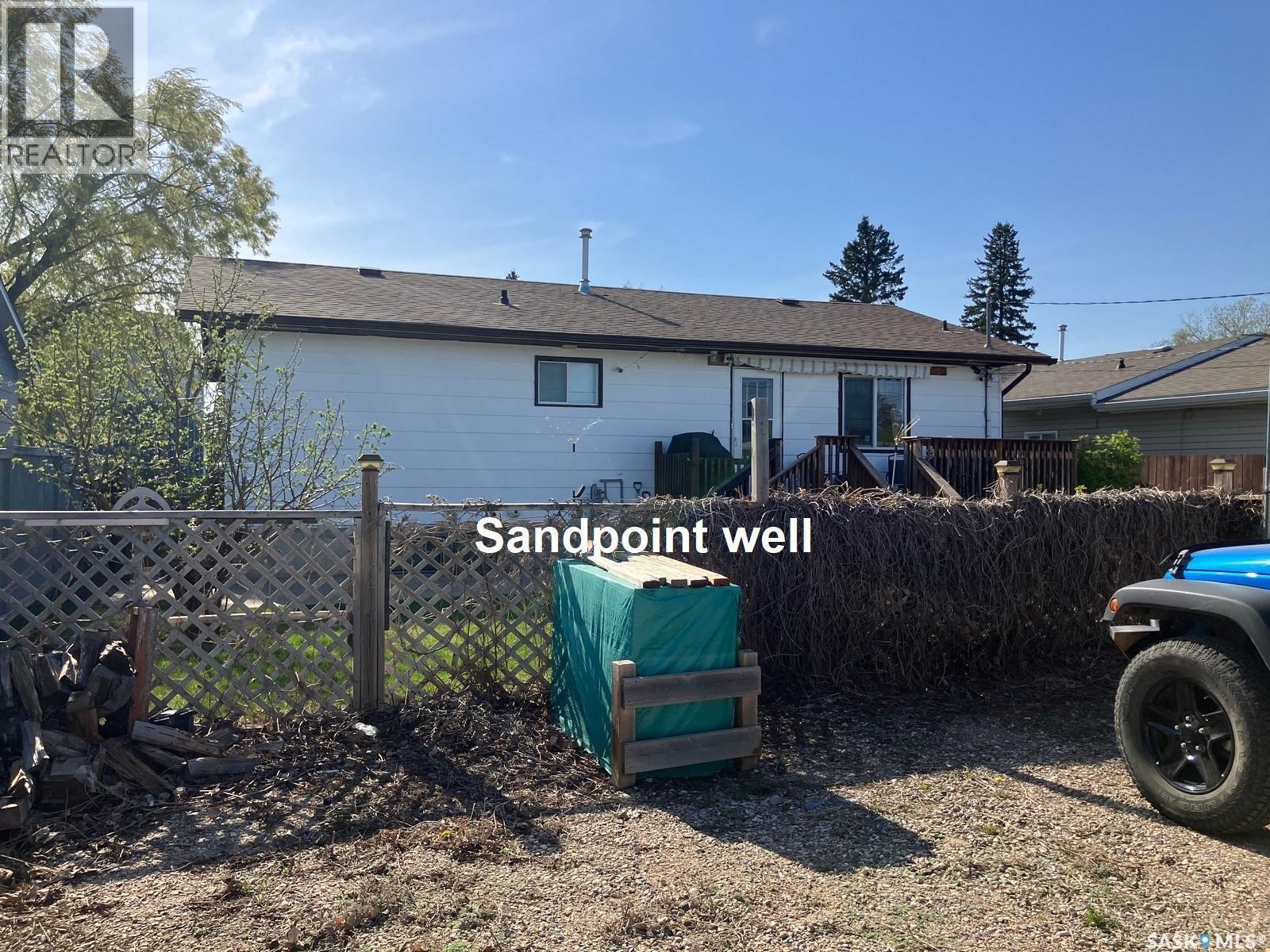 1103 3Rd Street W, Nipawin, SK - Outdoor