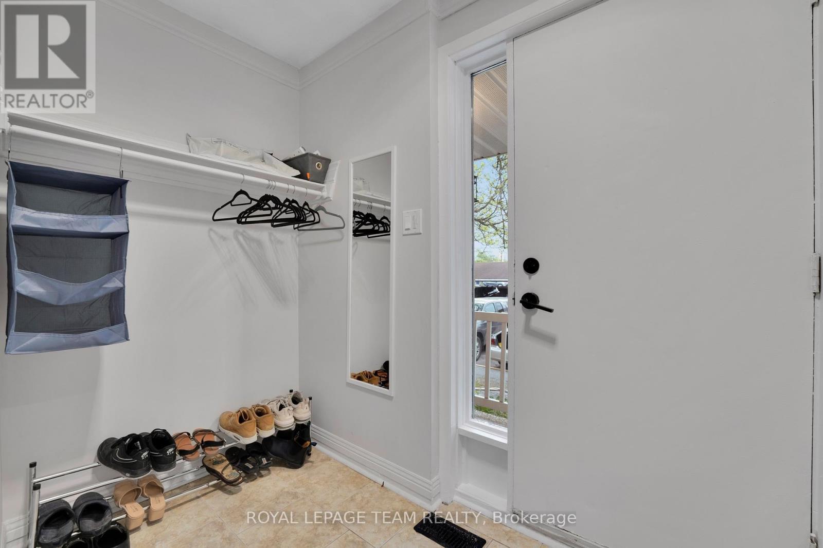 282 Dalehurst Drive, Ottawa, ON - Indoor Photo Showing Other Room