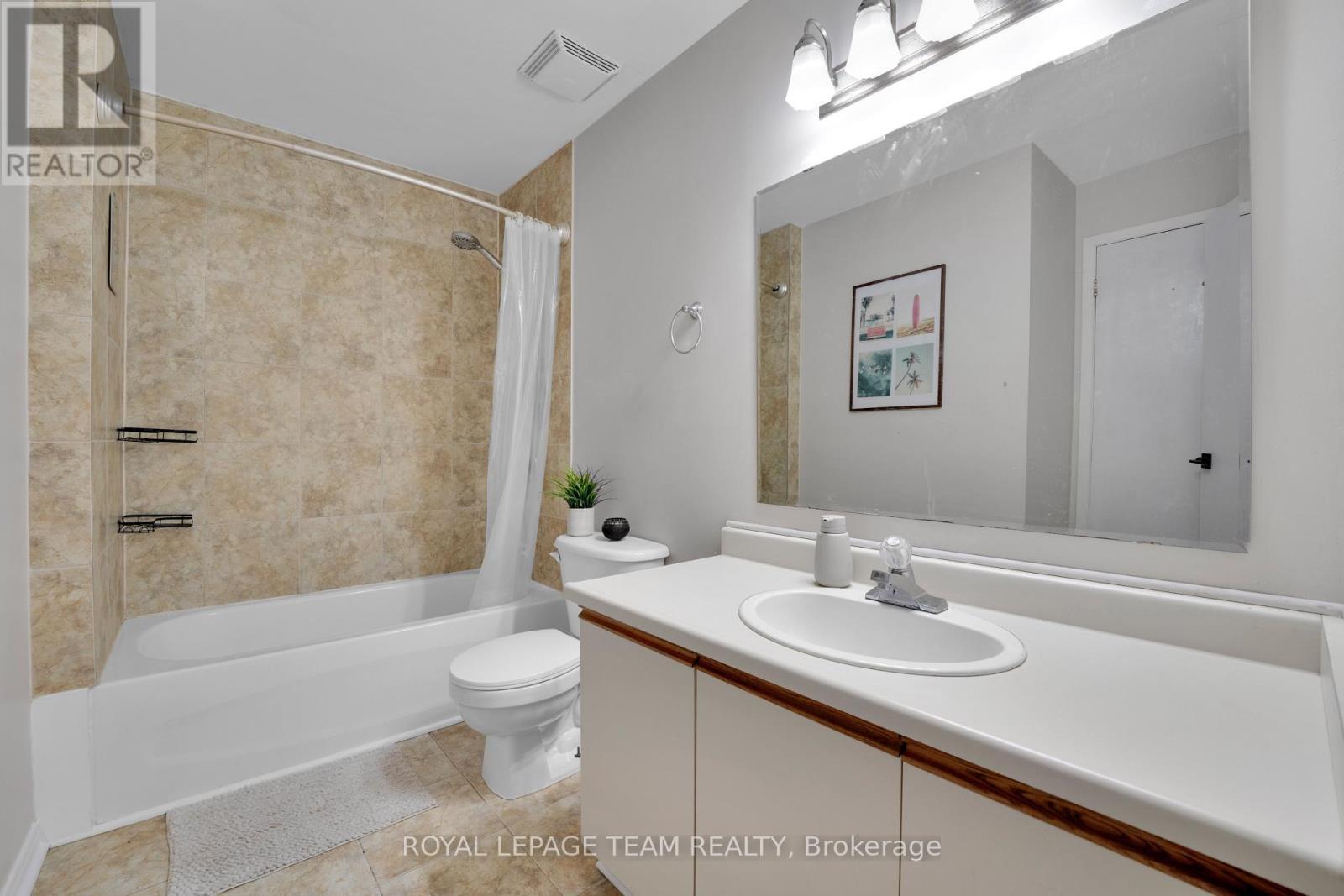 282 Dalehurst Drive, Ottawa, ON - Indoor Photo Showing Bathroom