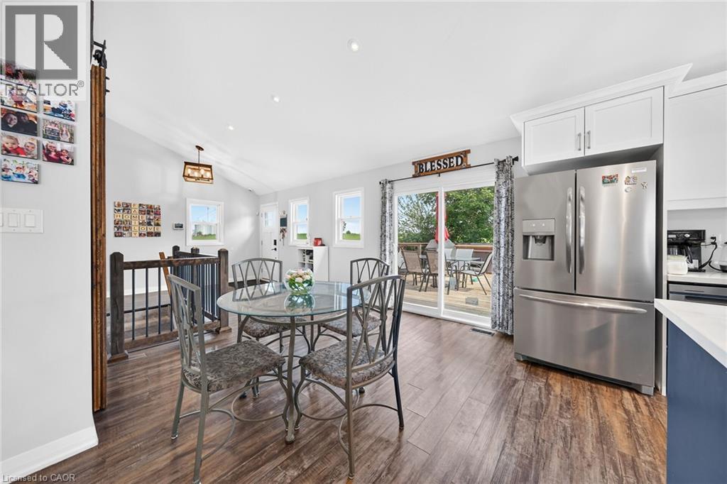 967 4Th Line, Caledonia, ON - Indoor Photo Showing Dining Room