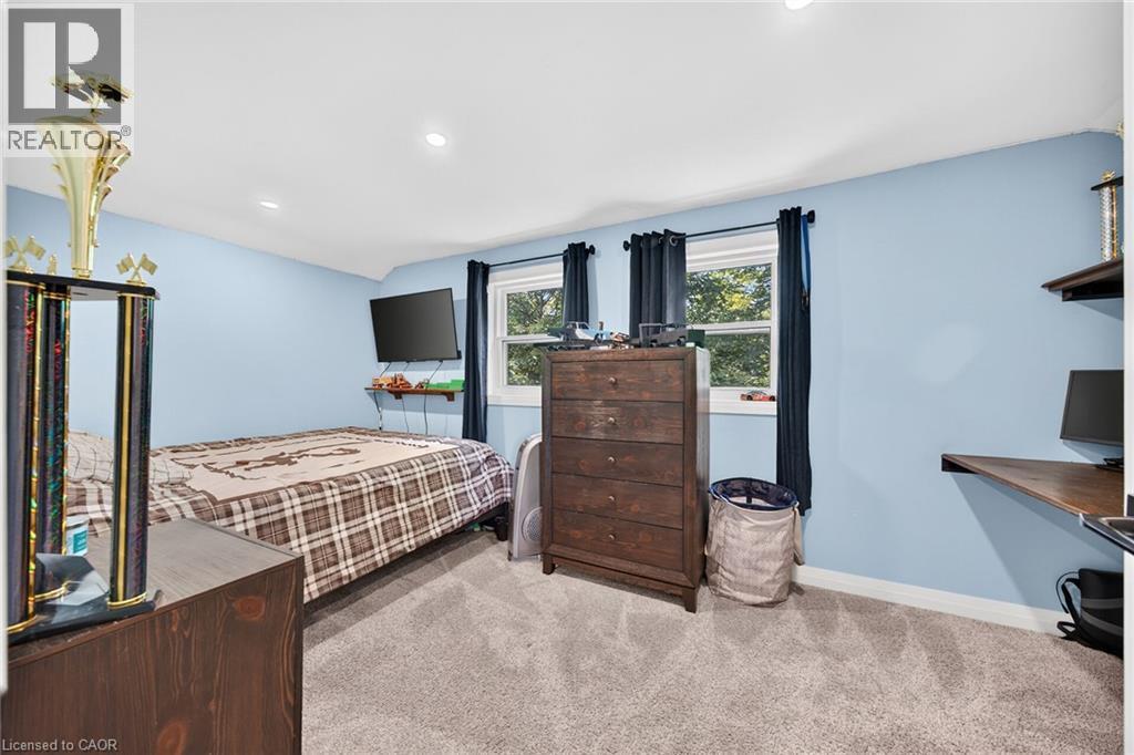 967 4Th Line, Caledonia, ON - Indoor Photo Showing Bedroom