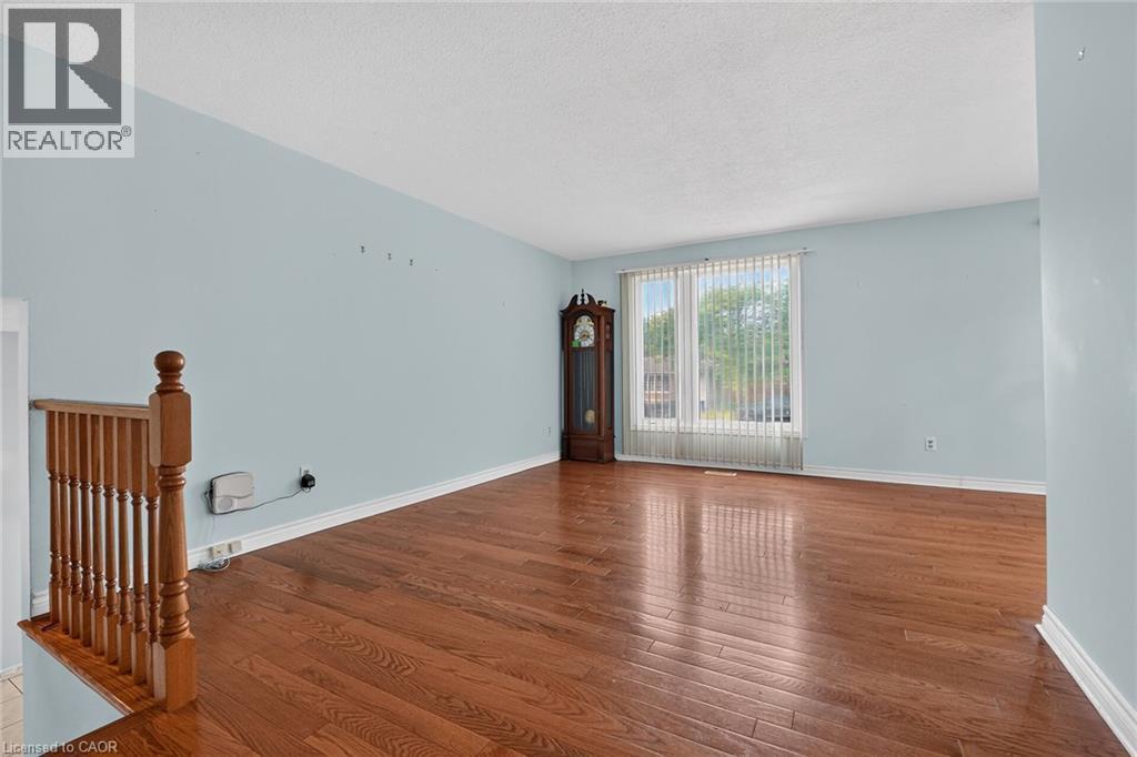 186 Glenmor Drive, Caledonia, ON - Indoor Photo Showing Other Room