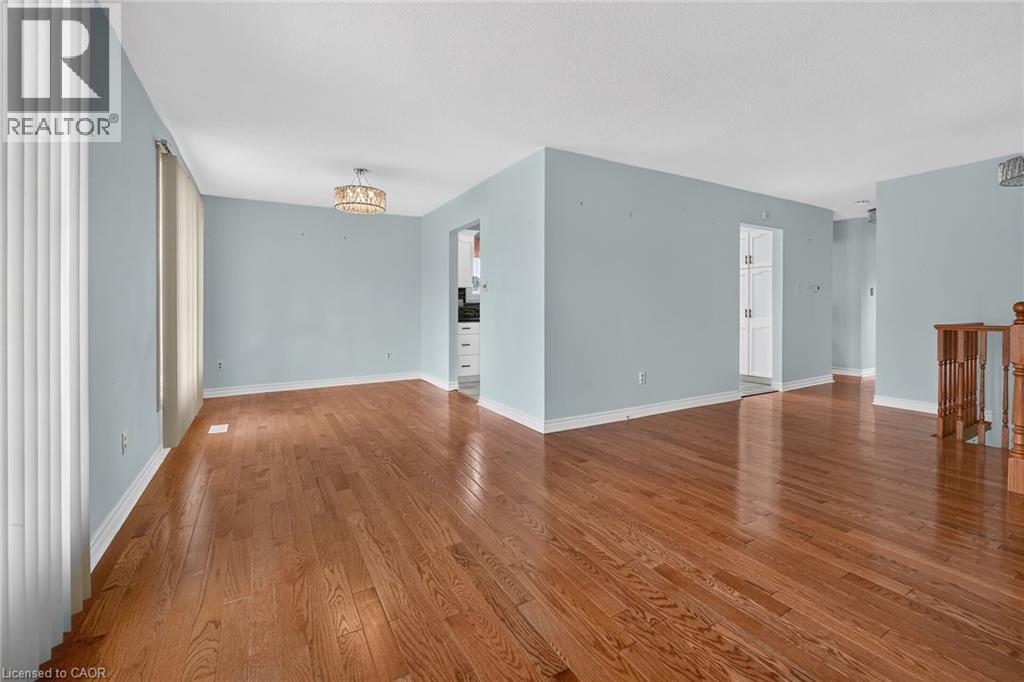 186 Glenmor Drive, Caledonia, ON - Indoor Photo Showing Other Room