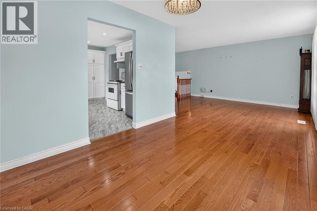 186 Glenmor Drive, Caledonia, ON - Indoor Photo Showing Other Room