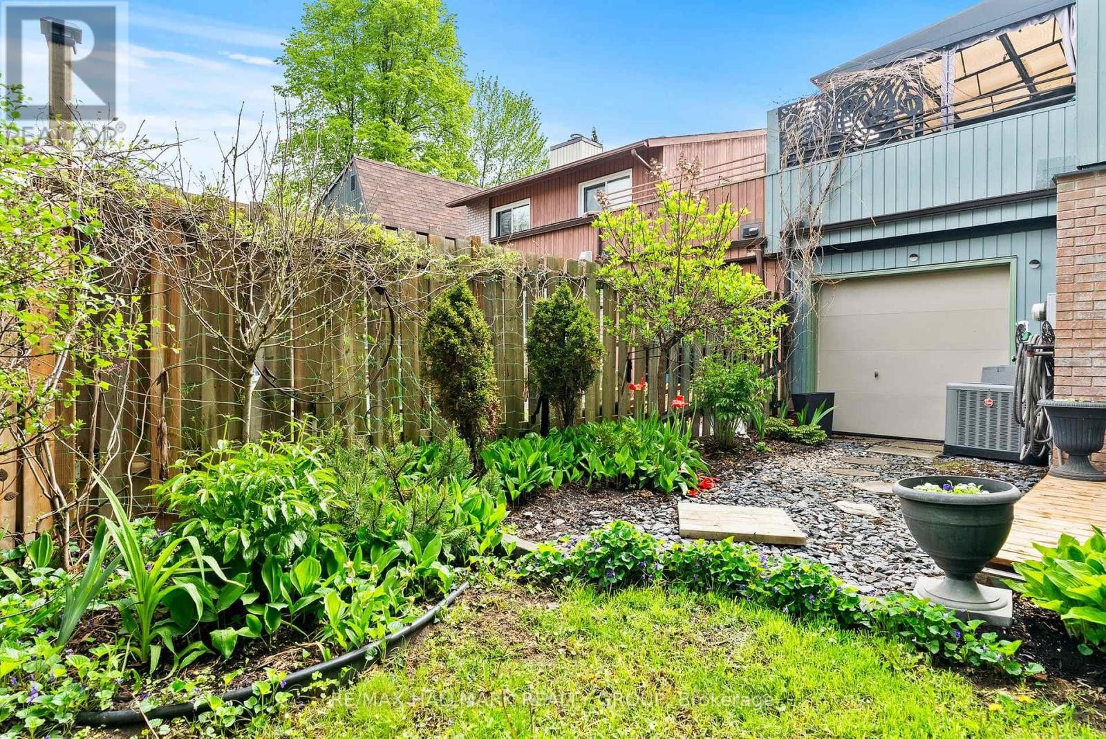 48 Sample Road, Ottawa, ON - Outdoor