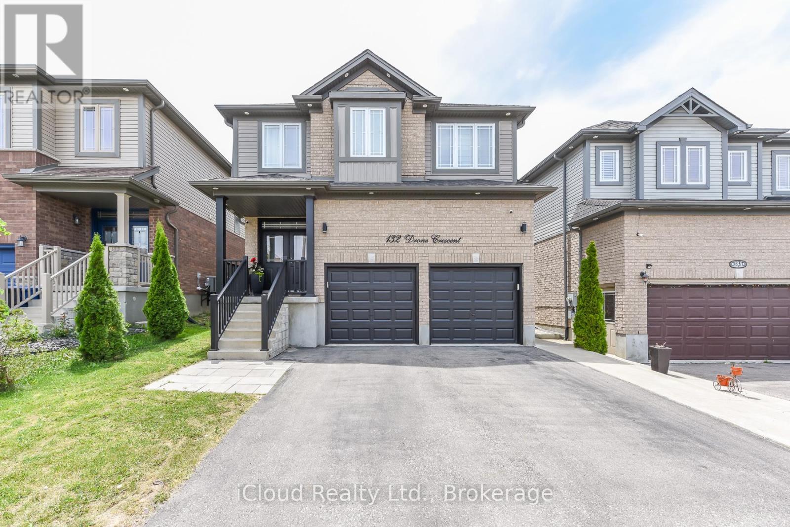 132 Drone Crescent, Guelph, ON - Outdoor With Facade