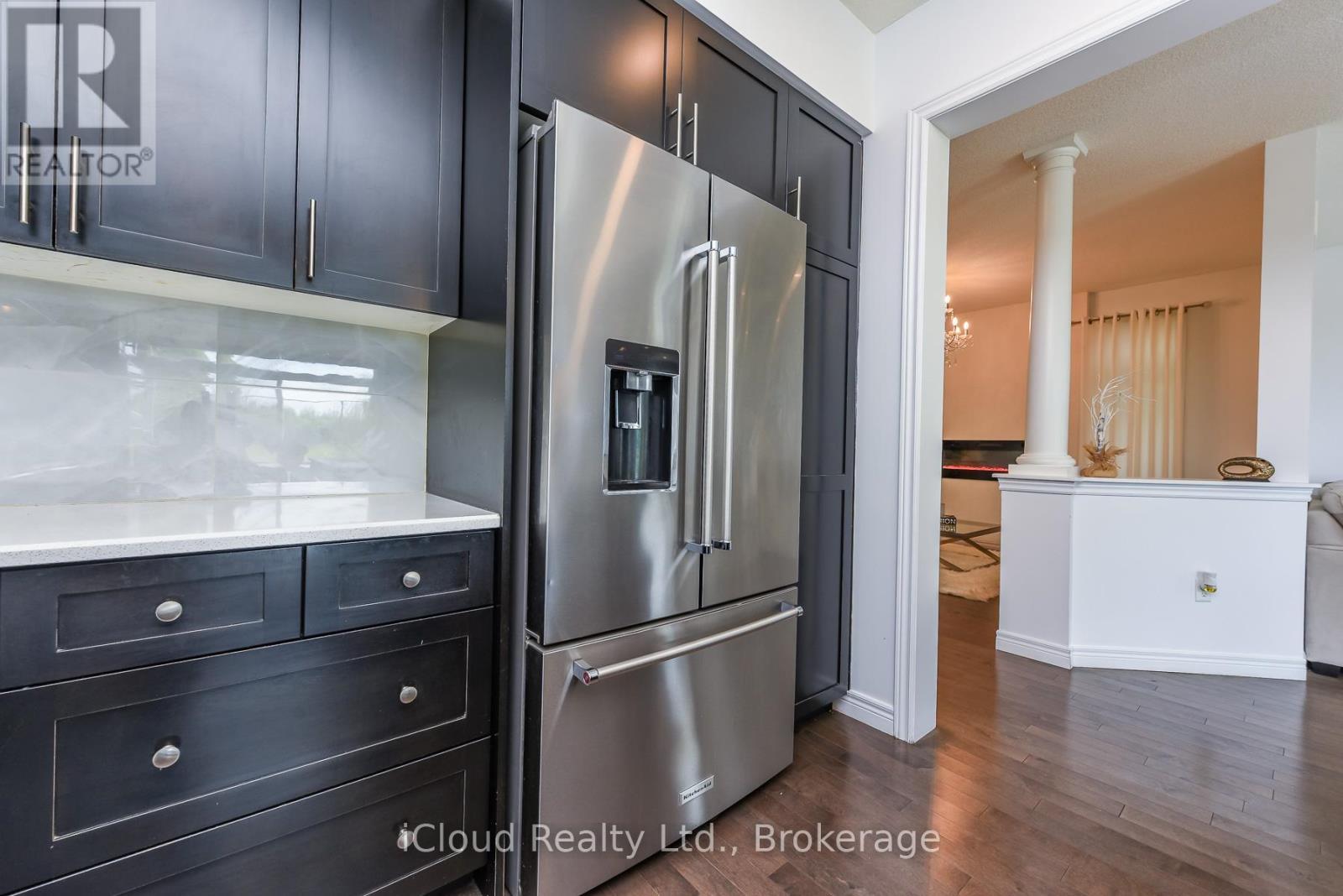 132 Drone Crescent, Guelph, ON - Indoor Photo Showing Kitchen
