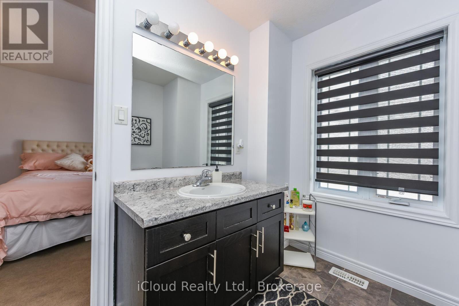 132 Drone Crescent, Guelph, ON - Indoor Photo Showing Bathroom