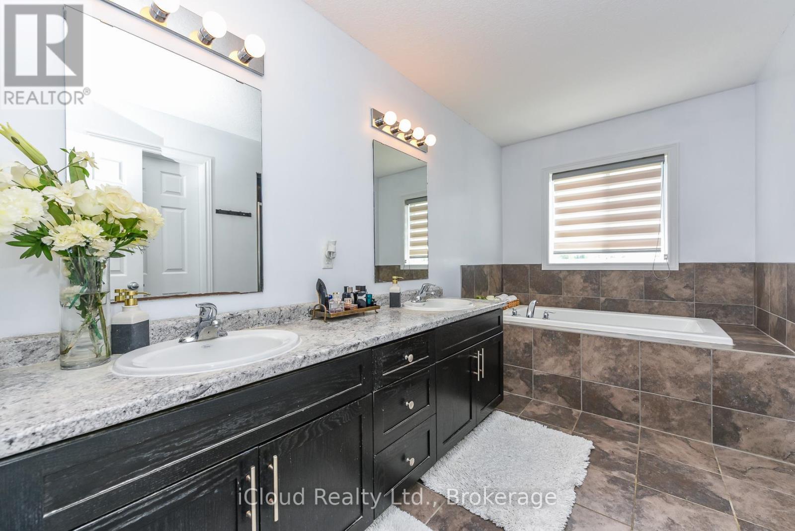132 Drone Crescent, Guelph, ON - Indoor Photo Showing Bathroom