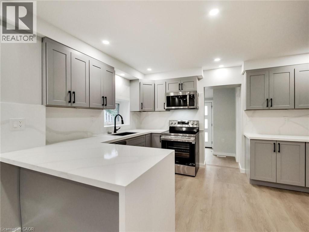 67 Cope Street, Hamilton, ON - Indoor Photo Showing Kitchen With Upgraded Kitchen