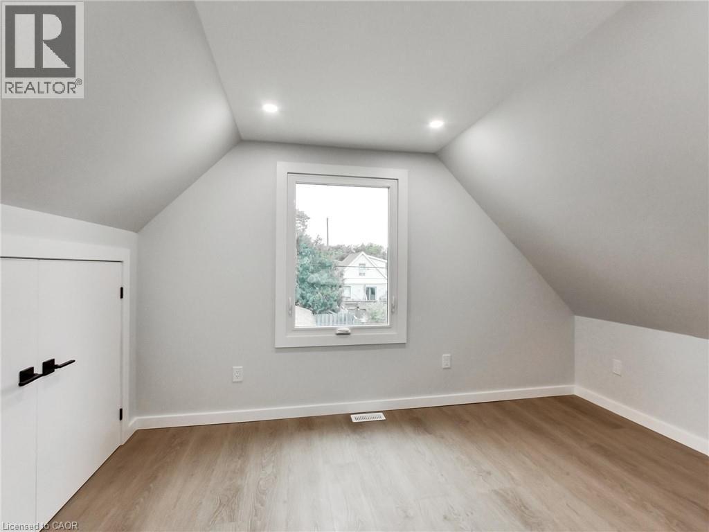 67 Cope Street, Hamilton, ON - Indoor Photo Showing Other Room