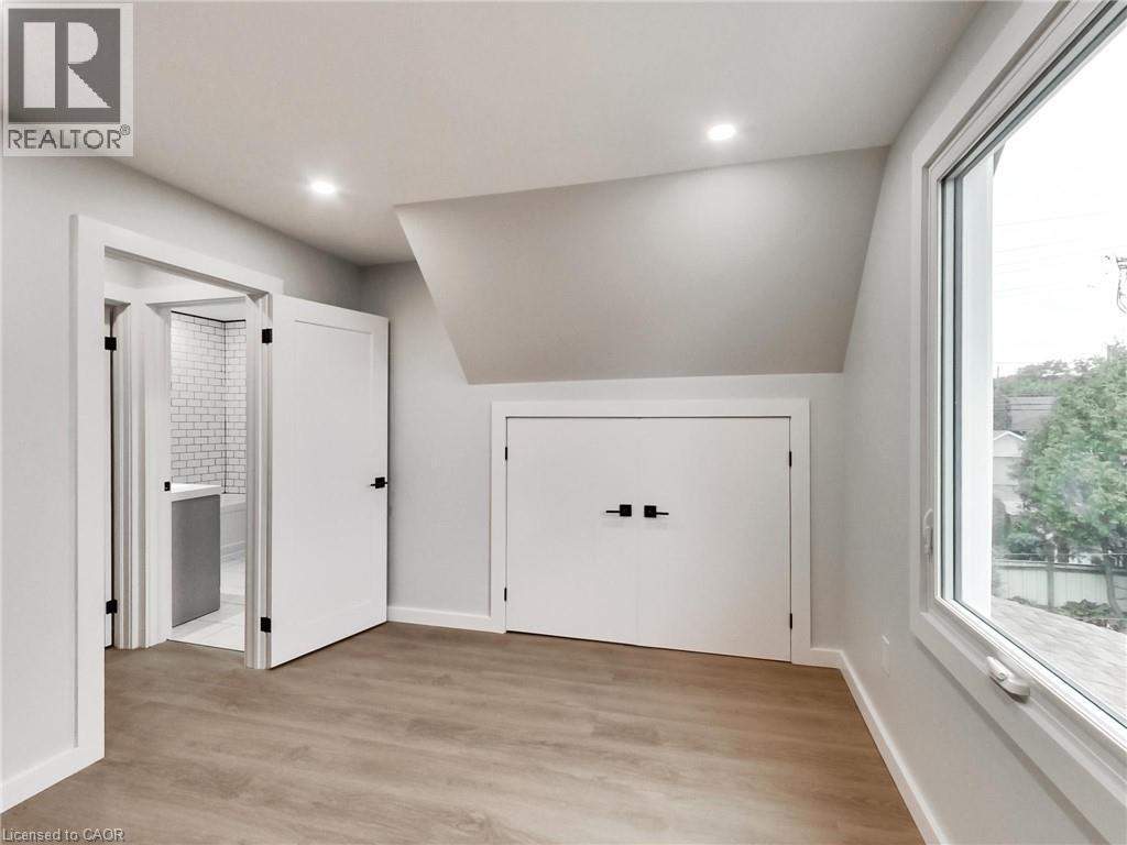 67 Cope Street, Hamilton, ON - Indoor Photo Showing Other Room