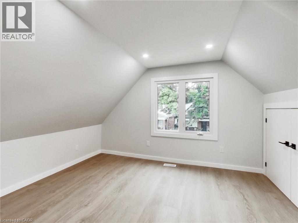 67 Cope Street, Hamilton, ON - Indoor Photo Showing Other Room