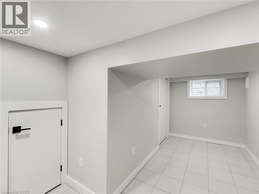 67 Cope Street, Hamilton, ON - Indoor Photo Showing Other Room