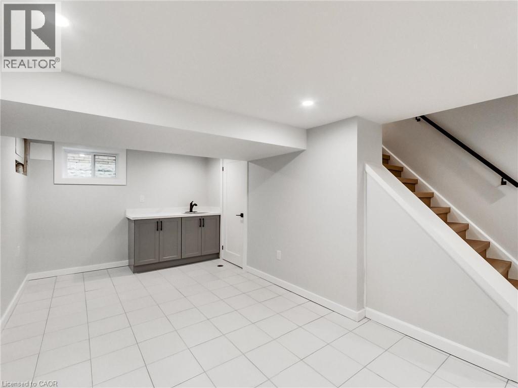 67 Cope Street, Hamilton, ON - Indoor