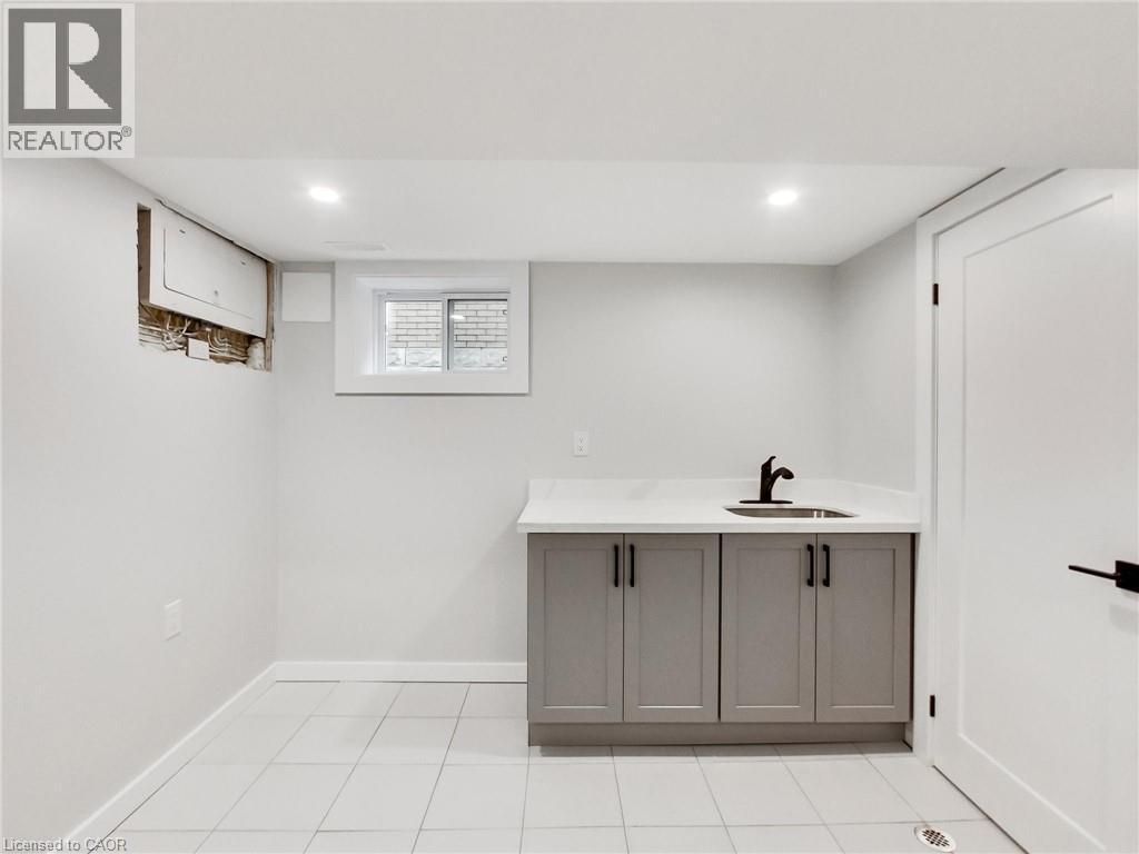 67 Cope Street, Hamilton, ON - Indoor