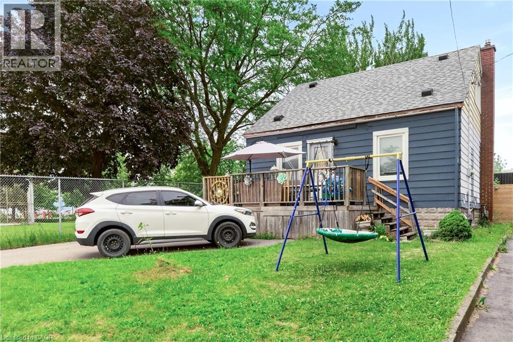 1 Mahony Avenue, Hamilton, ON - Outdoor