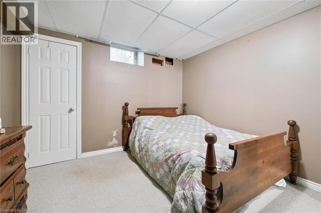 Image quality insufficient for description - 23 Knack Lane, Cambridge, ON - Indoor Photo Showing Bedroom