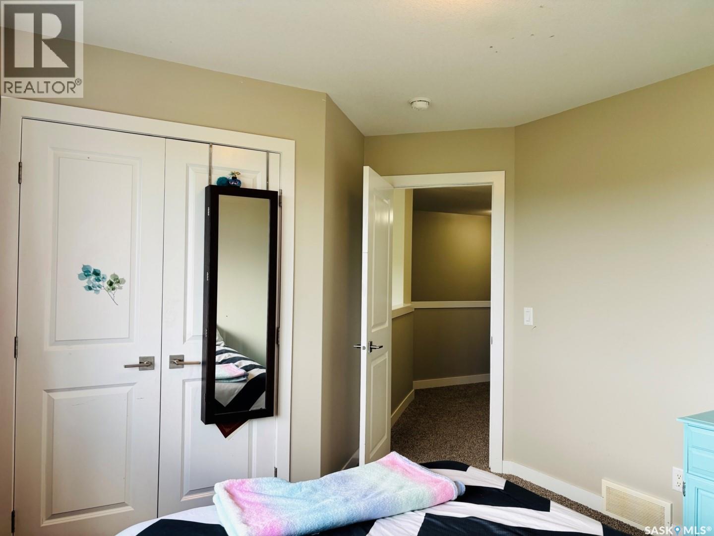 255 Eaton Crescent, Saskatoon, SK - Indoor Photo Showing Bedroom
