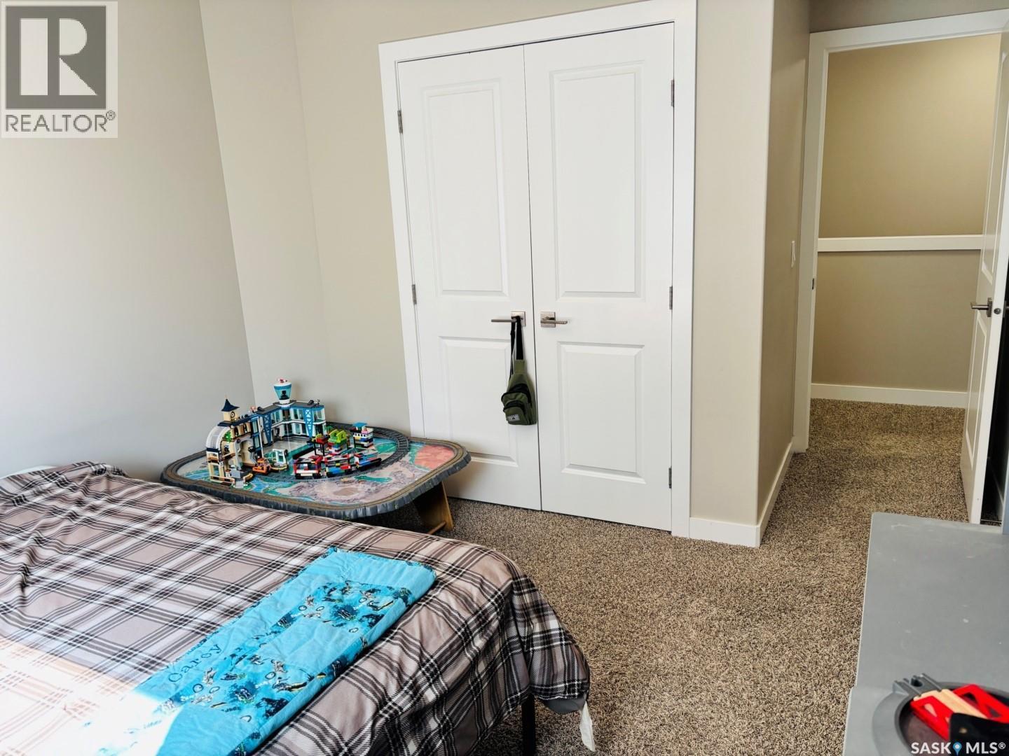 255 Eaton Crescent, Saskatoon, SK - Indoor Photo Showing Bedroom