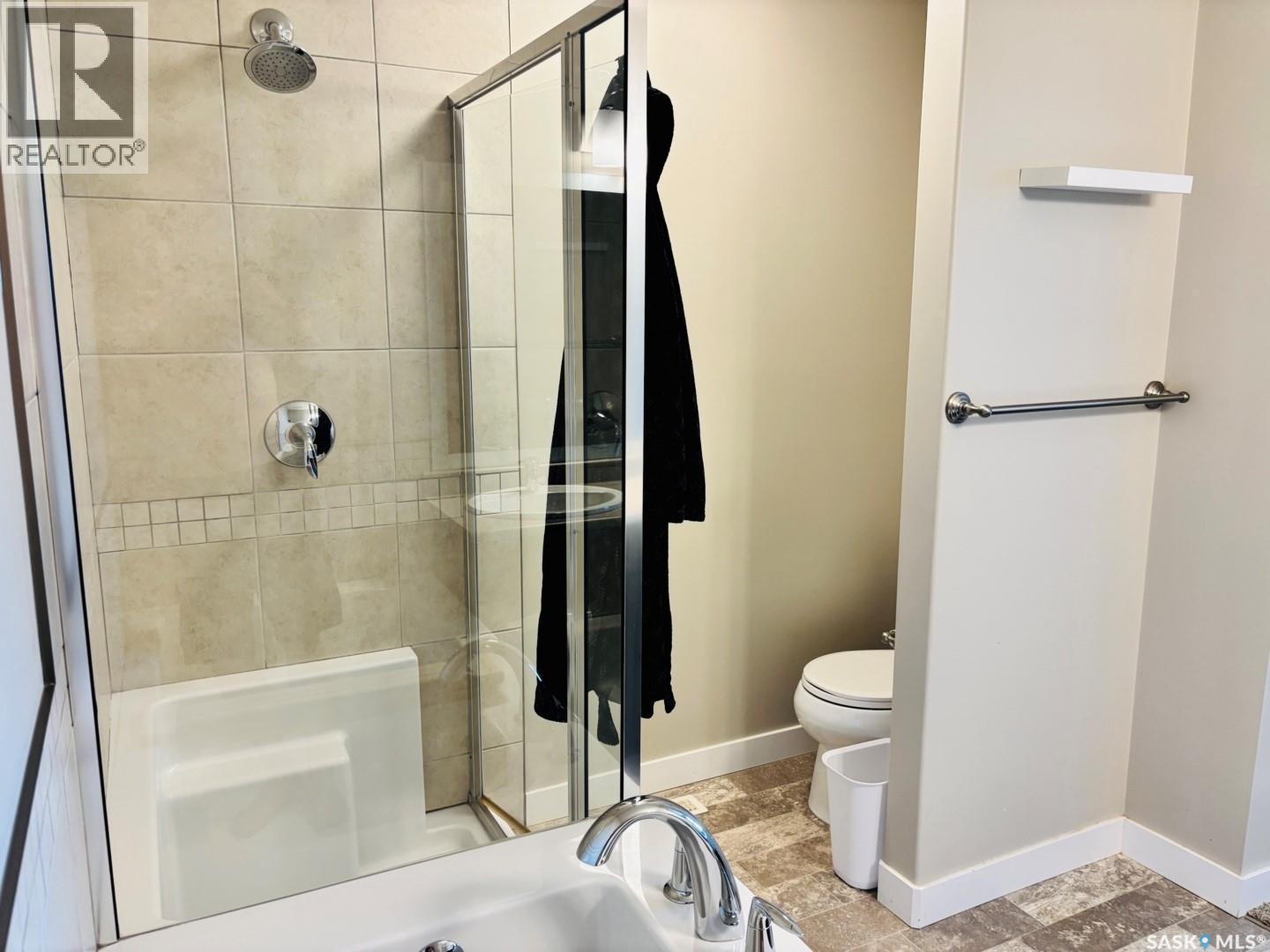 255 Eaton Crescent, Saskatoon, SK - Indoor Photo Showing Bathroom