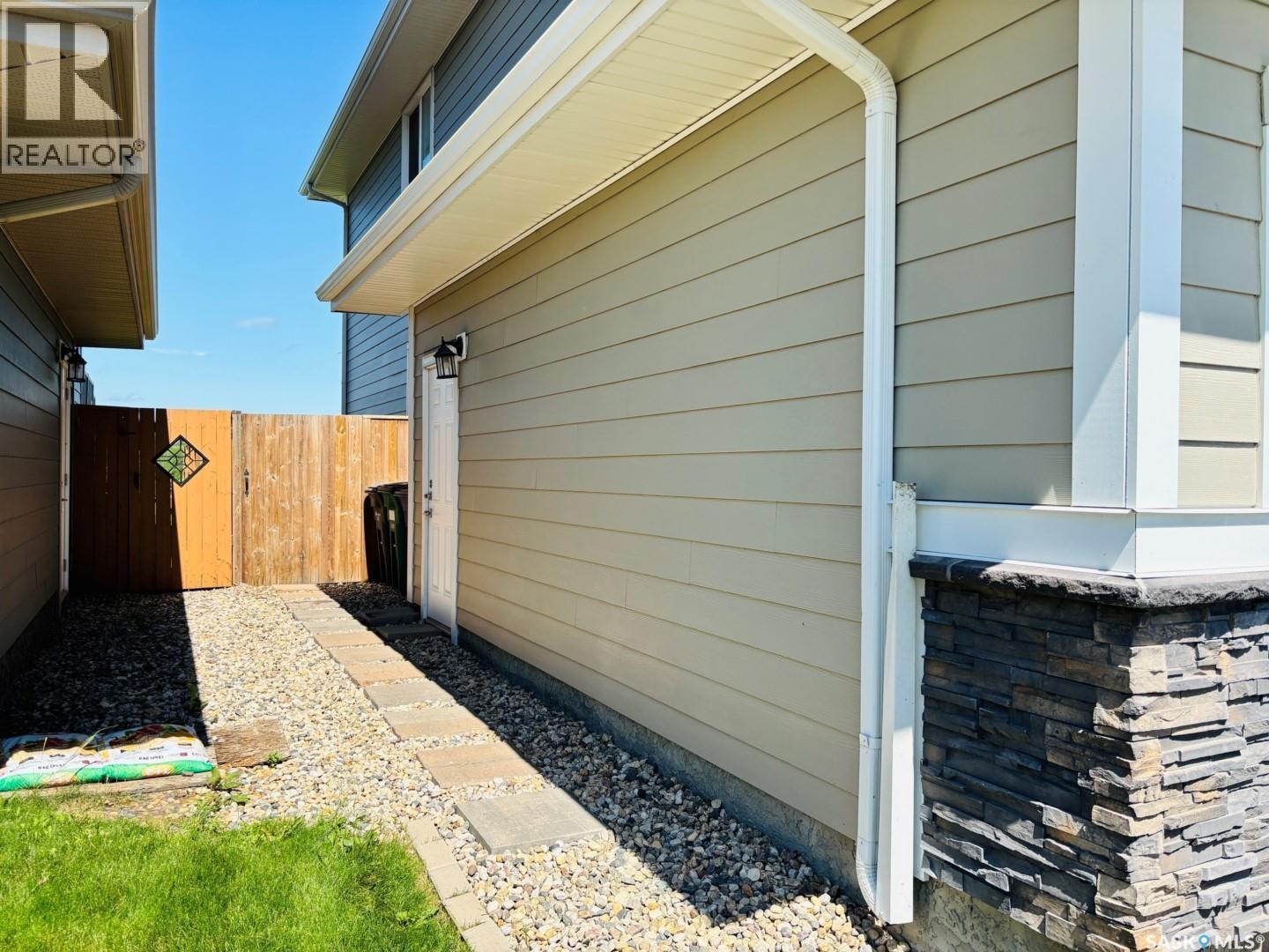 255 Eaton Crescent, Saskatoon, SK - Outdoor With Exterior